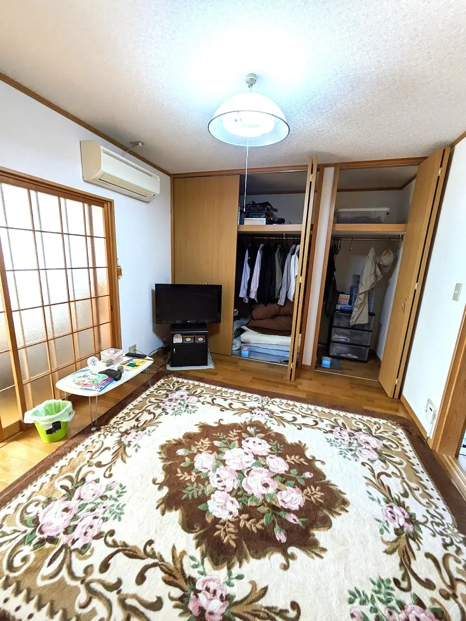 使用しやすい洋間。収納もたっぷり