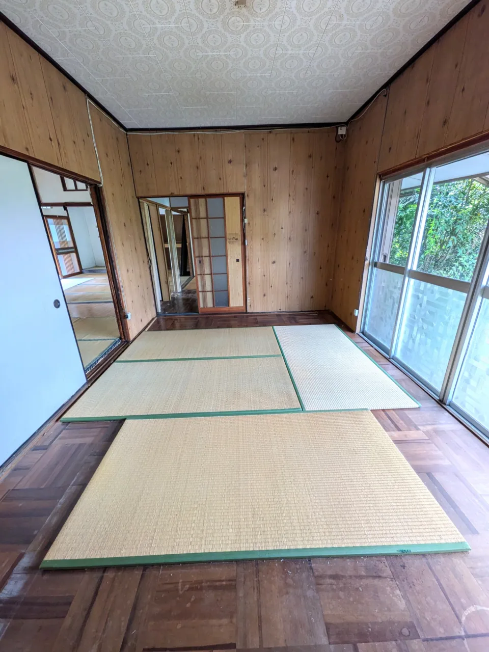 洋間8畳