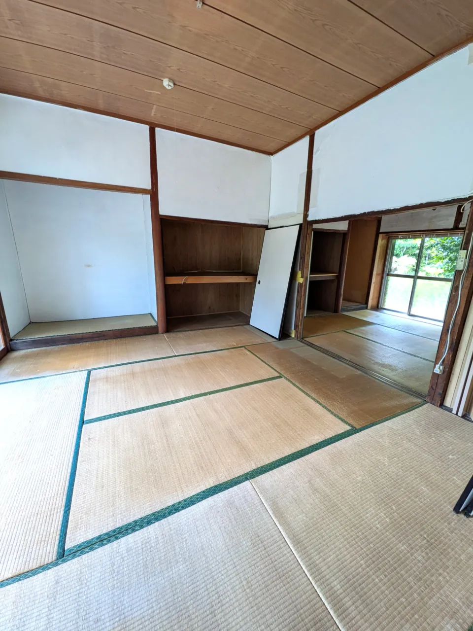 天井高めの和室・陽当り良好