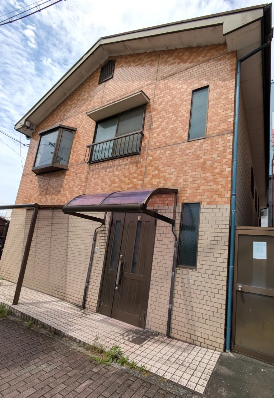 2階　２LDK・1階事務所